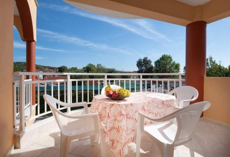 House Aggeliki Hotel Kalamitsi  Exterior photo
